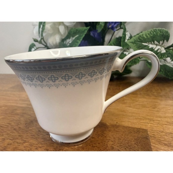 Royal Doulton Lorraine H5033 Blue Band Floral Silver Trim Tea Cup - Picture 5 of 6